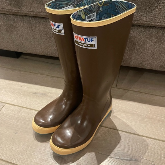 Xtratuf Salmon Sister Boots - Picture 1 of 4